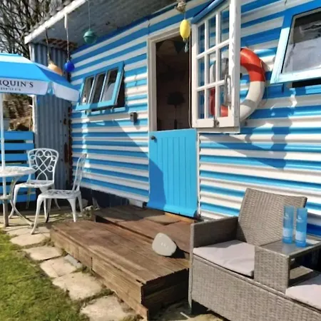 Treguth Glamping Unique Experience - Themed Huts Hotel Saint Day Exterior photo