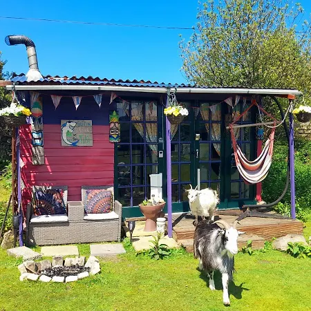 Treguth Glamping Unique Experience - Themed Huts Hotel Saint Day Exterior photo