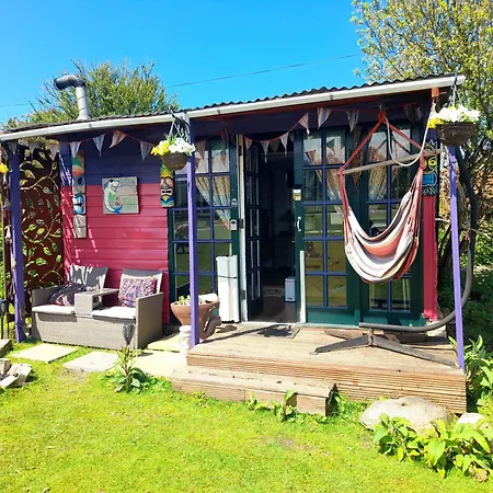 Treguth Glamping Unique Experience - Themed Huts Hotel Saint Day Room photo