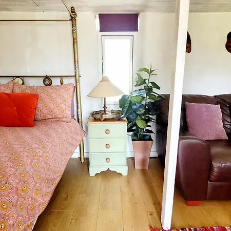 Treguth Glamping Unique Experience - Themed Huts Hotel Saint Day Exterior photo