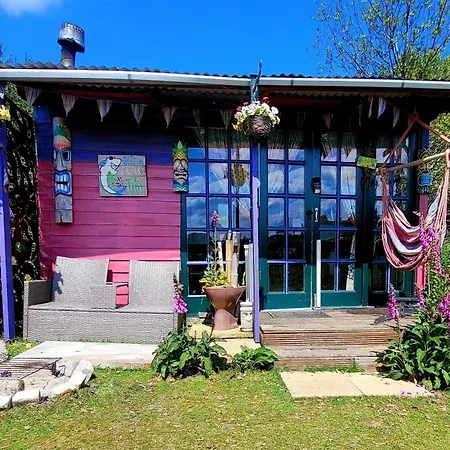 Treguth Glamping Unique Experience - Themed Huts Hotel Saint Day Exterior photo