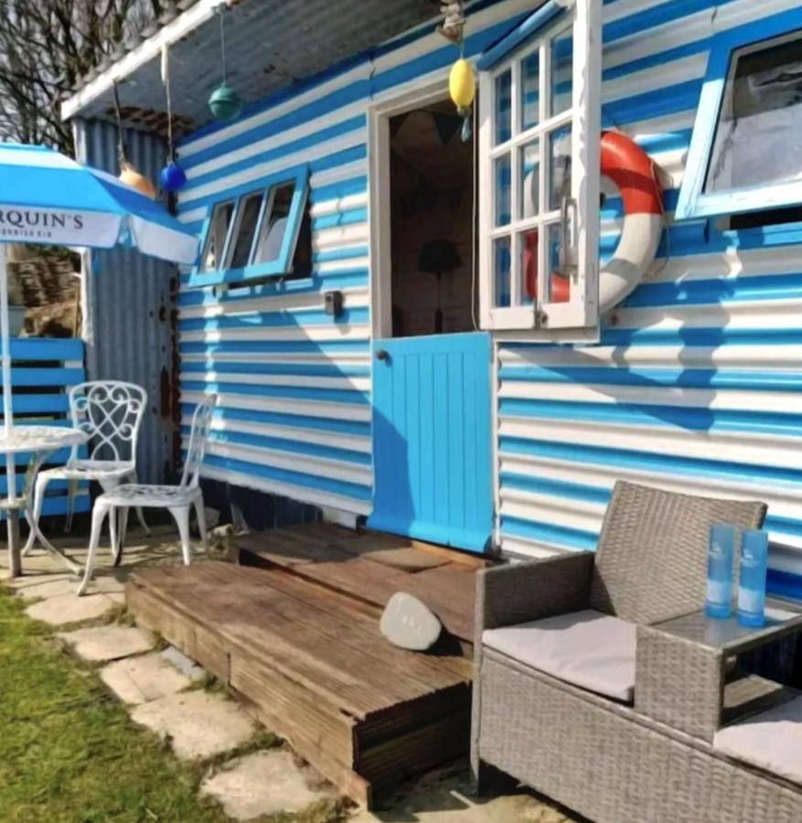 Treguth Glamping Unique Experience - Themed Huts * Saint Day