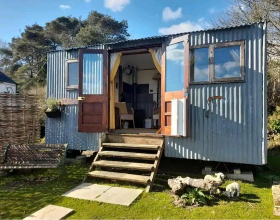 Treguth Glamping Unique Experience - Themed Huts Campsite Saint Day