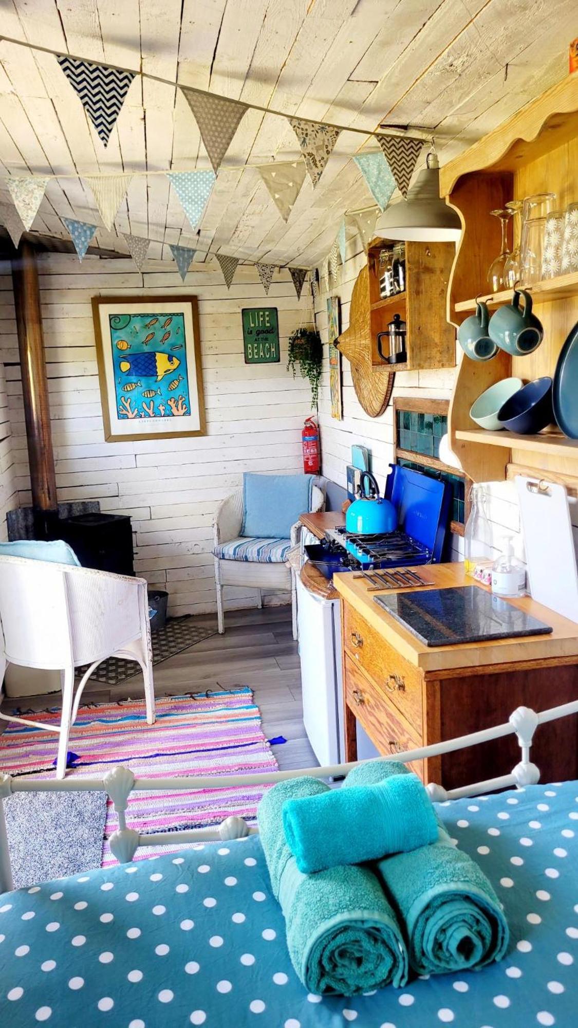 Treguth Glamping Unique Experience - Themed Huts