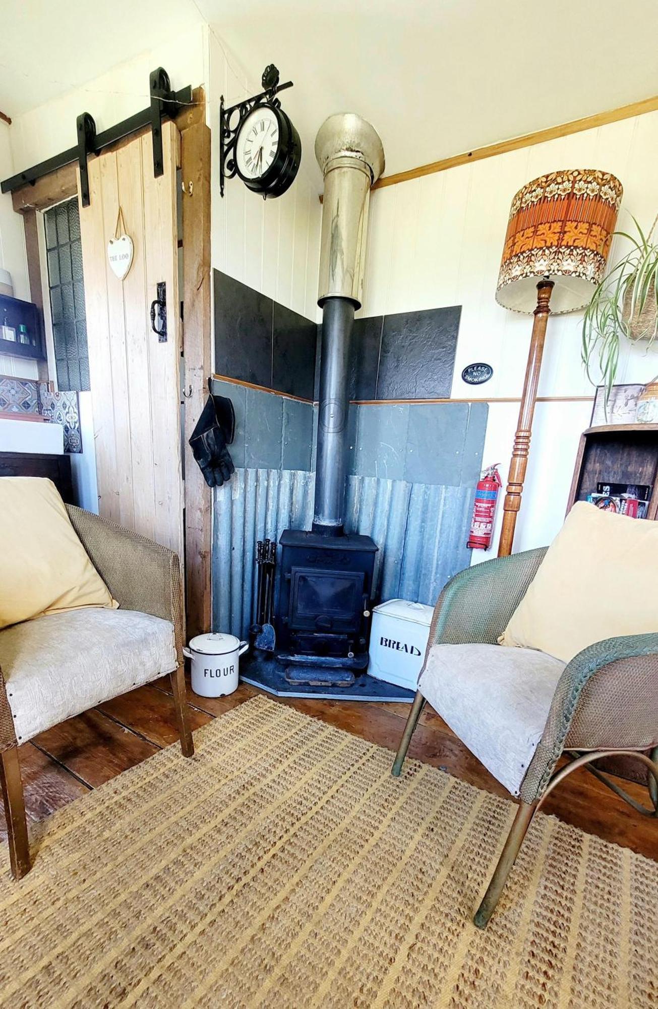 Treguth Glamping Unique Experience - Themed Huts Saint Day