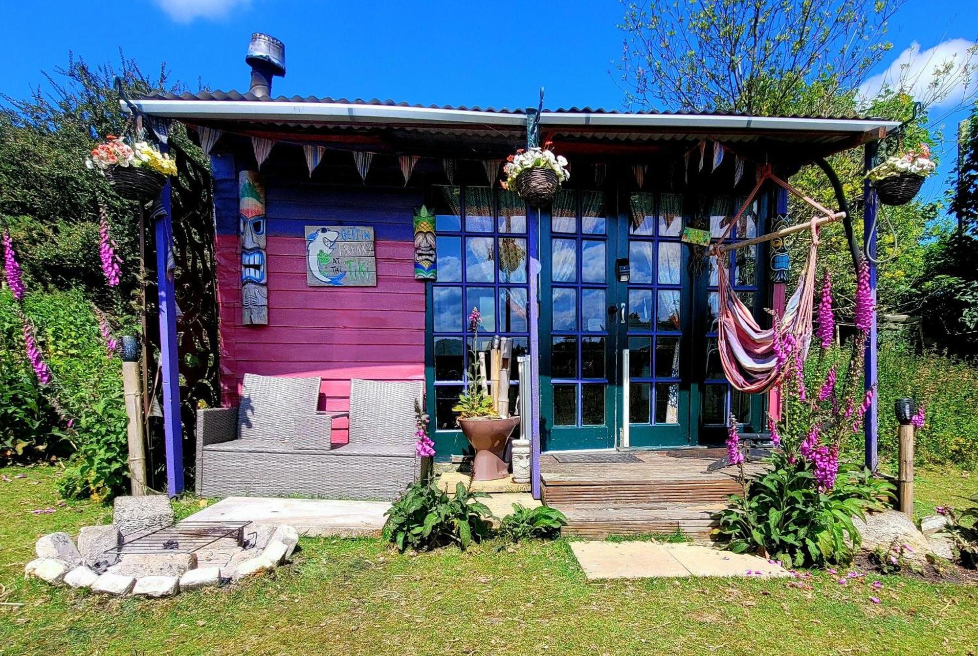 Treguth Glamping Unique Experience - Themed Huts *